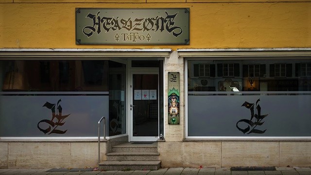 Headzone Tattoo+Piercing Außenansicht Schöngeisinger Str. 19, Tattoo-Studio FFB